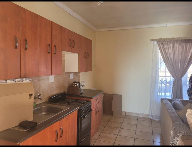 1 BEDROOM APARTMENT TO LET IN RUSTENBURG CENTRAL
